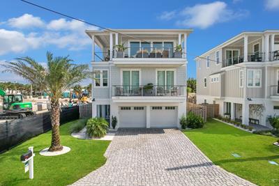 Seaside Serenade - 5 Bedroom Pool Home