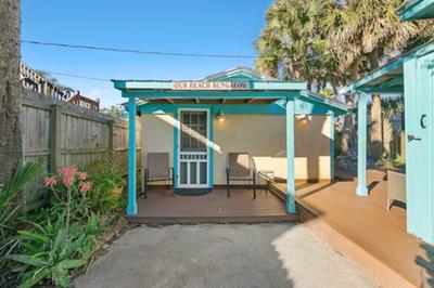 Beachside Cottage - 3 Bedroom Beachside Home